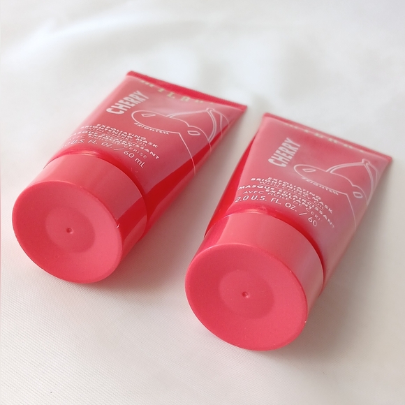Cherry Brighten Exfoliating Mask  Set of 2 - Picture 10 of 13